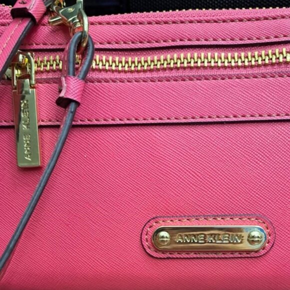 New Anne Klein Leather Wristlet - Picture 4 of 4